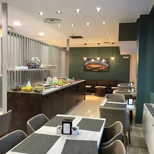 Hotel Oasi Village, Milan